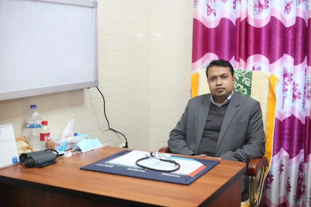ডা. দেবপ্রসাদ অধিকারী - গ্যাস্ট্রোএন্টেরোলজিস্ট সাতক্ষীরা